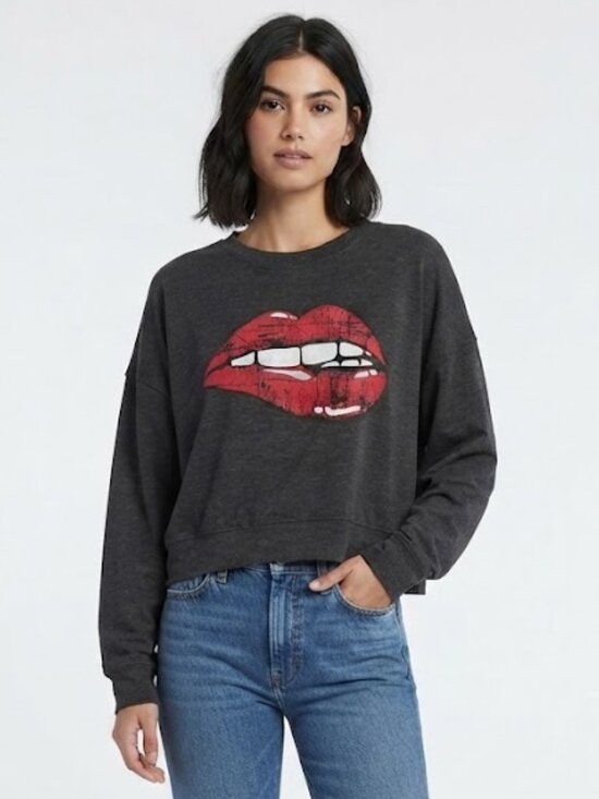 Altar'd State Tops - Altar’d State Distressed Red Lips Graphic Cropped Long Sleeve Top Size S